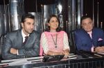 Rishi Kapoor, Neetu Singh, Ranbir Kapoor on the sets of Jhalak Dikhlaa Jaa Season 6 Semi Final on 3rd Sept 2013 (121).JPG